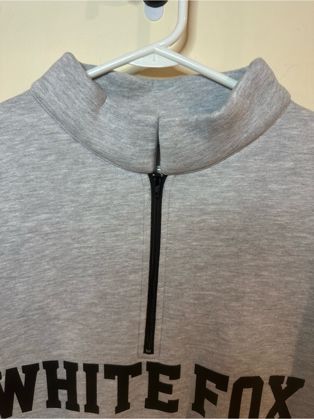 White Fox pullover - Picture 3 of 6